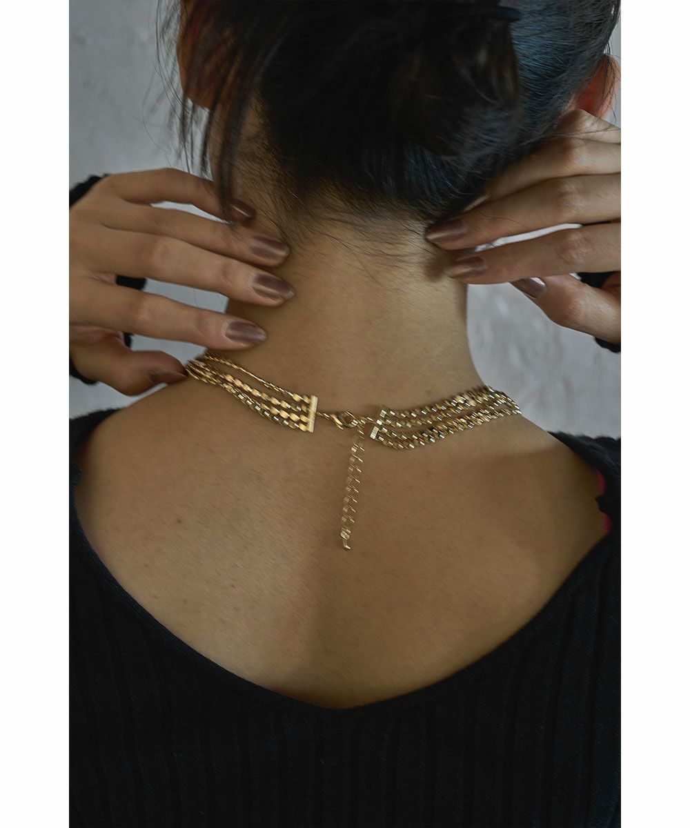 TRIPLE CHAIN NECKLACE