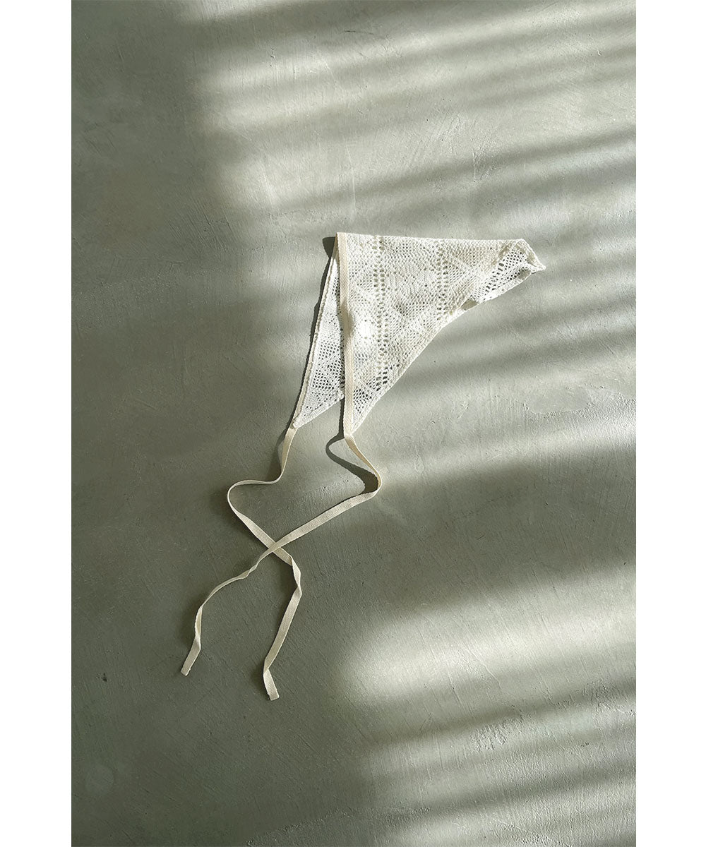 TRIANGLE SCARF