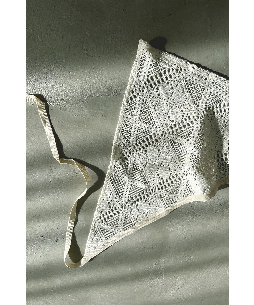 TRIANGLE SCARF