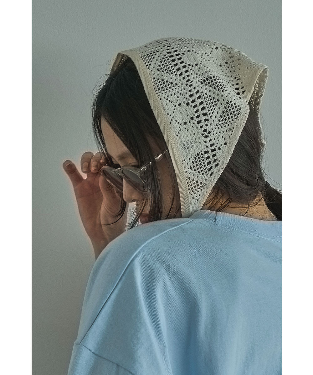 TRIANGLE SCARF