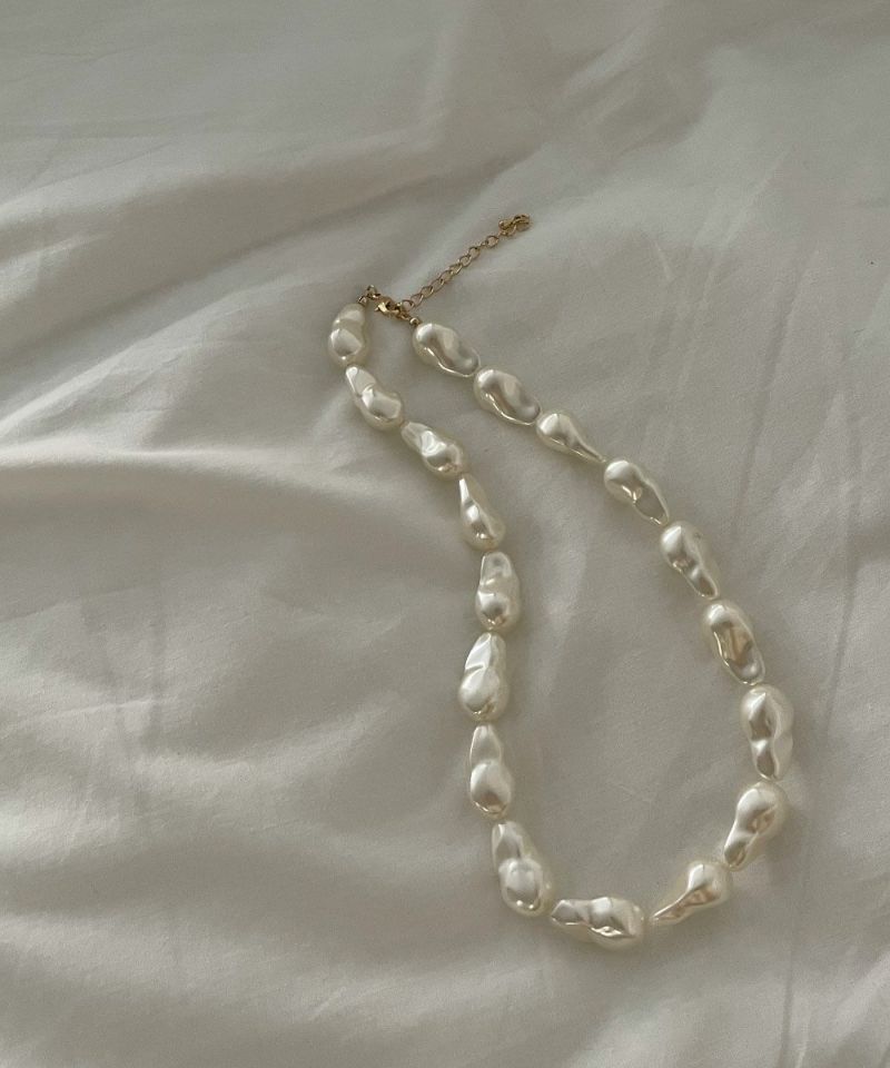 BAROQUE PEARL NECKLACE