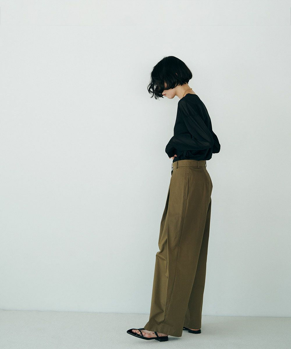 SIDE TUCK PANTS