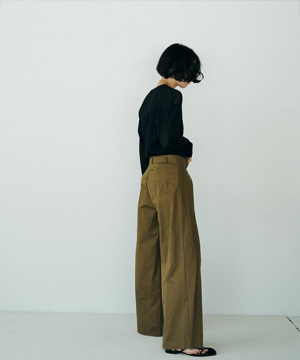 SIDE TUCK PANTS