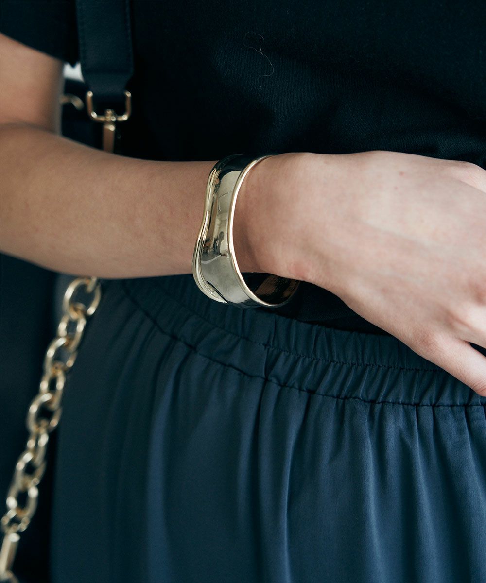 GLOSS TRIMMING BANGLE