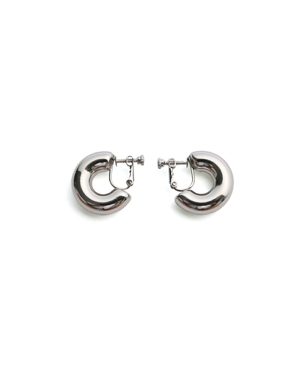 WIDE CIRCLE EARRING