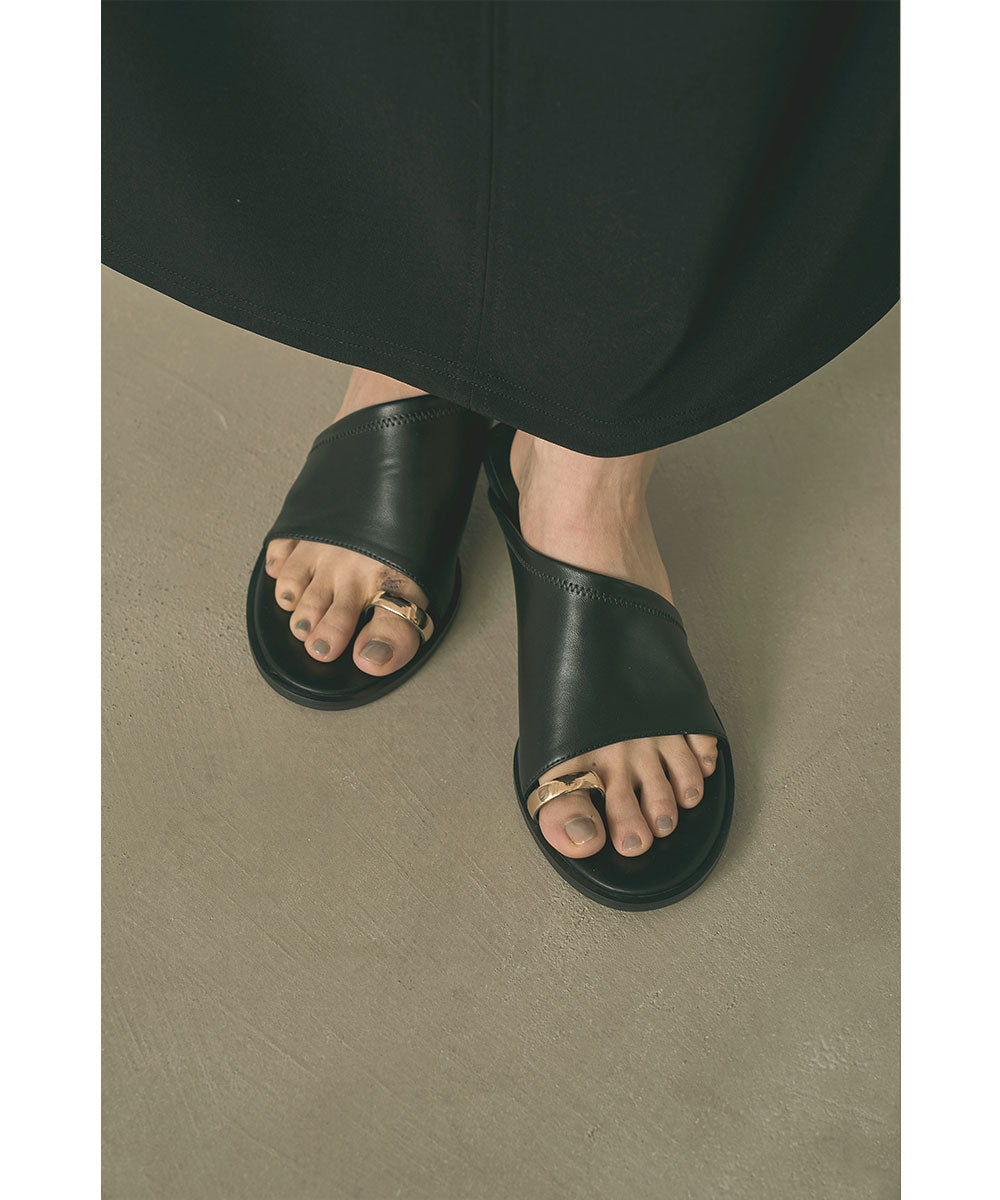 LE VERNIS]TOE RING SANDALS