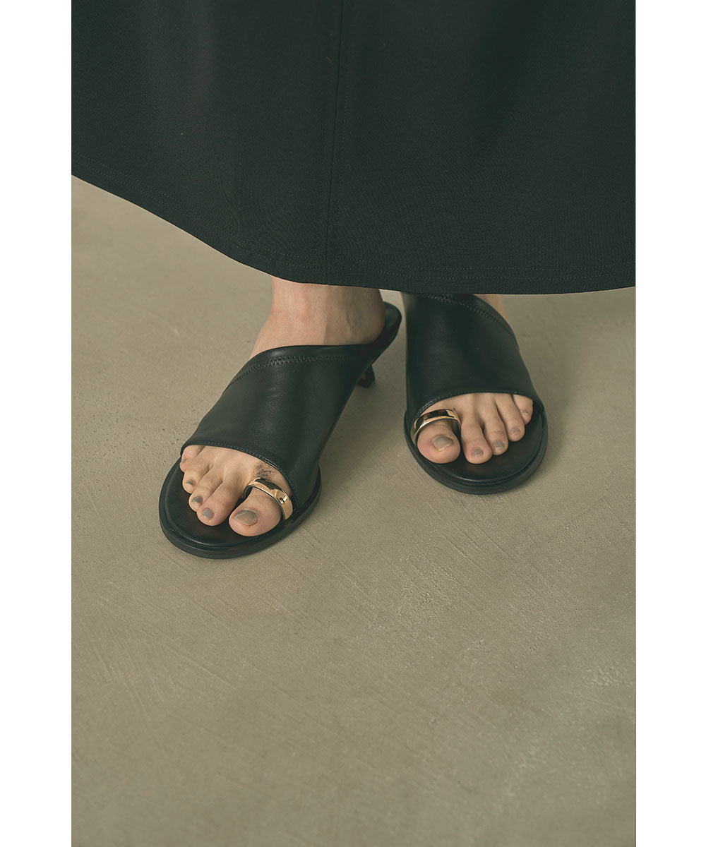 LE VERNIS]TOE RING SANDALS