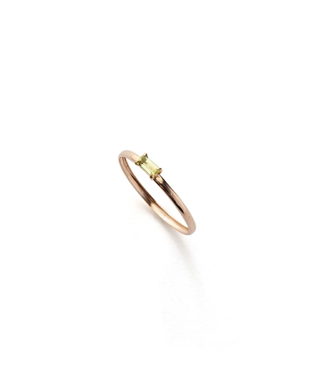 [m.]10K PERIDOT RING