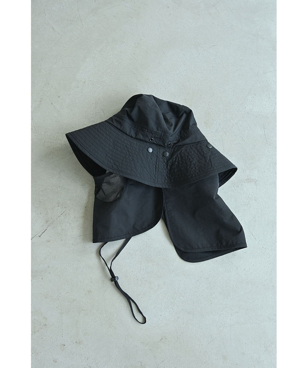 BLACK__752438-10.jpg-9