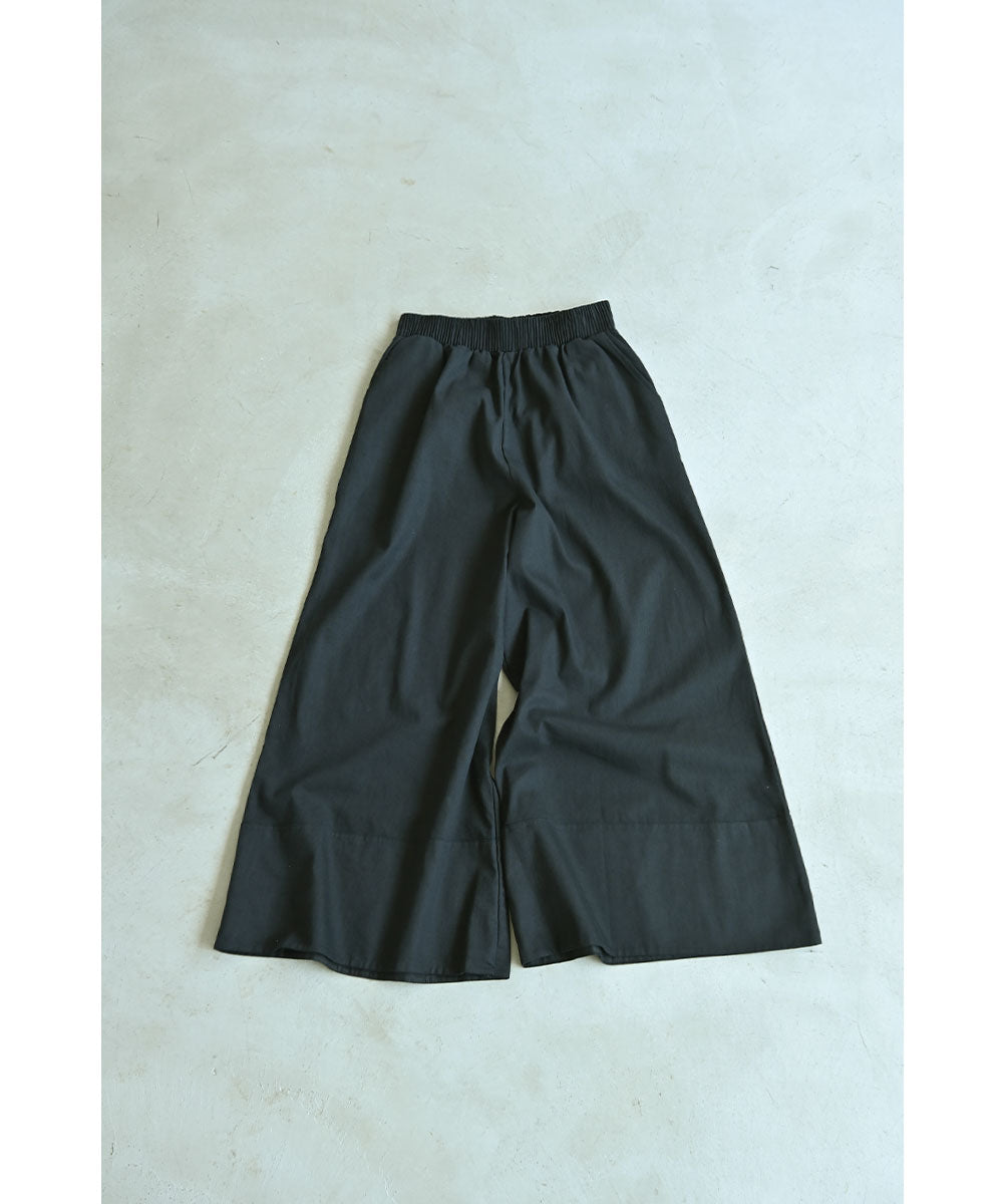 BLACK__752470-15.jpg-14