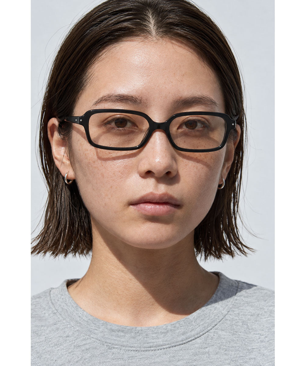 BLACK__752527-05.jpg-4