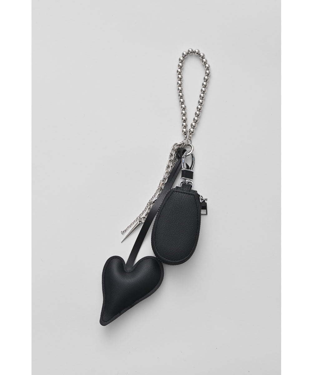 BLACK__752549-04.jpg-3